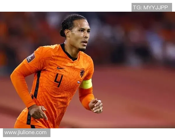 足球场上的魅力与风采美女心目中的足球明星排行榜