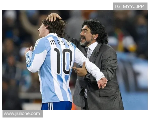 中国足球明星成名之路:从青涩少年到绿茵场上的传奇巨星 中国足球明星成名之路:从青涩少年到绿茵场上的传奇巨星