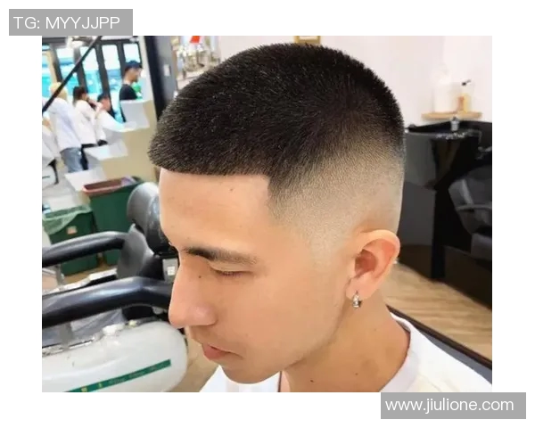 足球明星的美式寸头发型解析与时尚搭配技巧分享 足球明星的美式寸头发型解析与时尚搭配技巧分享