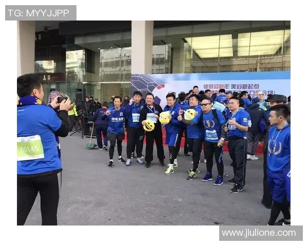 篮球明星热心公益捐款助力慈善事业传递爱心与希望